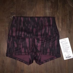 Lululemon’s Boogie Short Roll Down